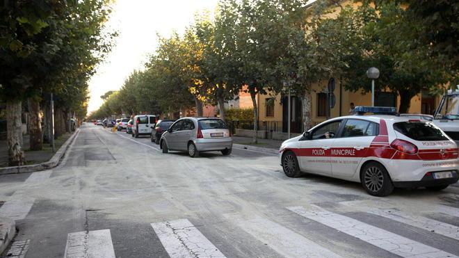 Strada chiusa al traffico dopo la carambola fra tre auto