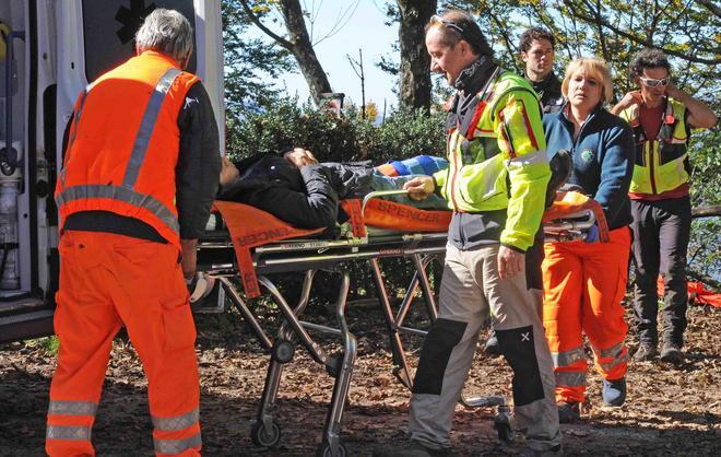 Donna cade nel bosco mentre cerca funghi Sos con il telefonino