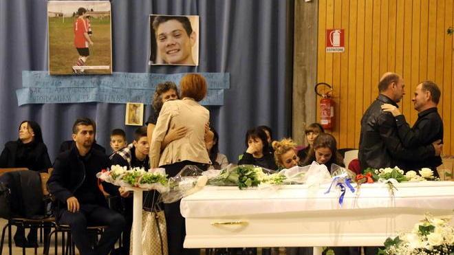 L’ultimo regalo degli amici per dire addio a Sergio