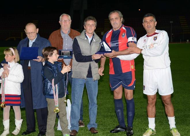 Ricordando Bruno i presidenti-nemici si abbracciano 