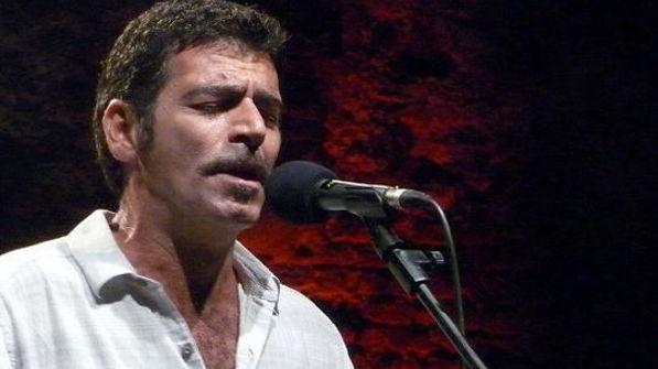 Si alza il sipario tra musica e poesia