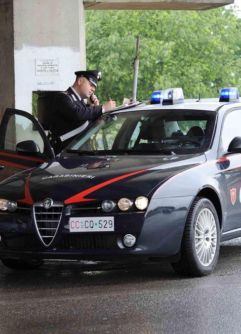 Perseguita una coppia fugge dai domiciliari per nuove molestie 