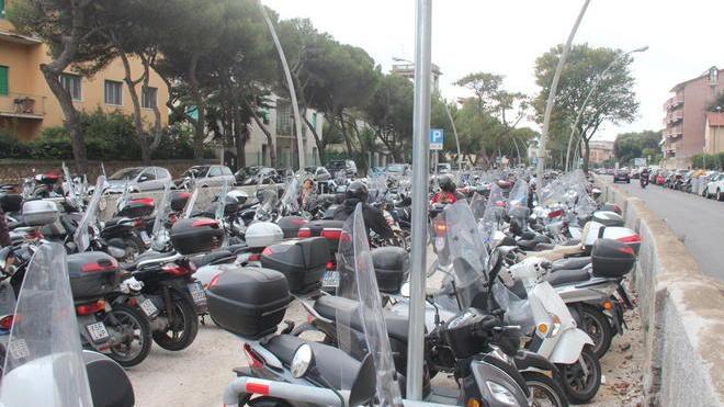 Tutto esaurito il parcheggio per i motorini dei tifosi