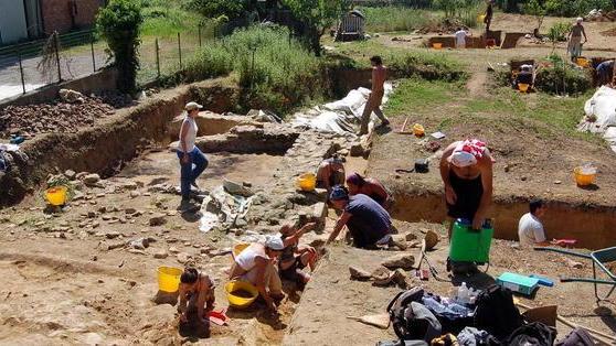 Il mosaico romano che giace sepolto nell’area abbandonata