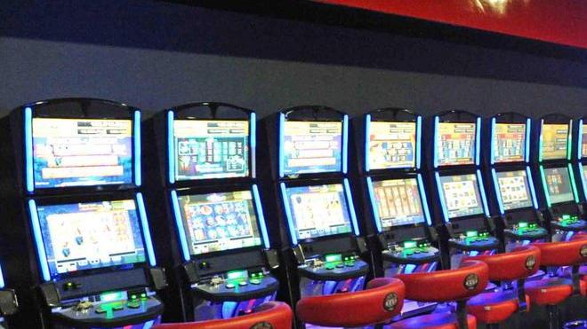 Gioco d'azzardo: 70 giocatori patologici in cura al Sert