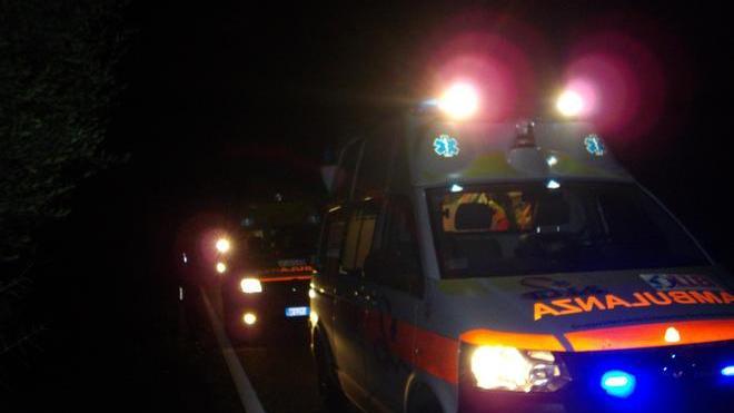 Cagliari, motociclista 30enne muore finendo contro un’auto in sosta 