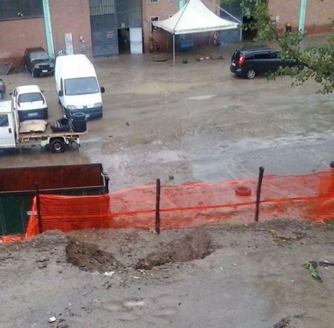 Usella sommersa di nuovo dall’acqua Gm filati in ginocchio 