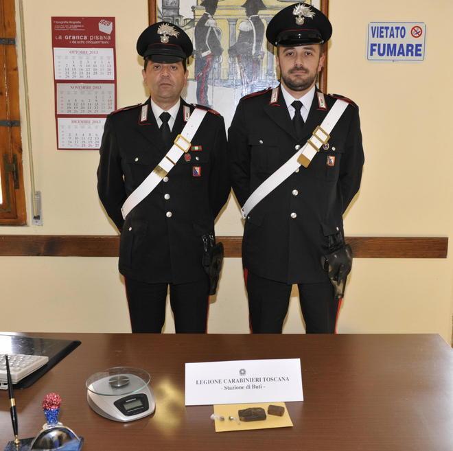 Arrestato con 27 grammi di hashish