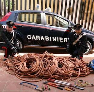 Guidavano furgone con 150 kg di rame rubato: denunciati
