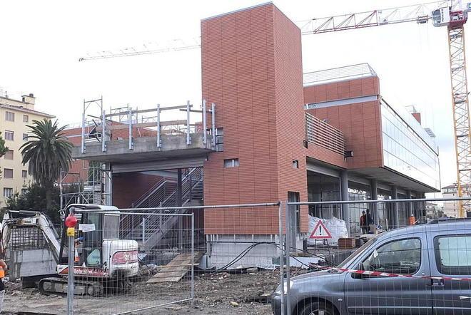 Nuovo piazzale dei pullman cominciate le demolizioni 