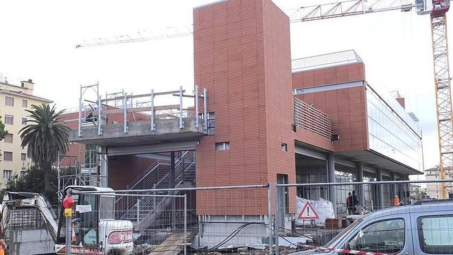 Nuovo piazzale dei pullman cominciate le demolizioni