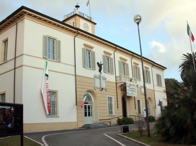 Massarosa bocciata «Il ministero sbaglia»