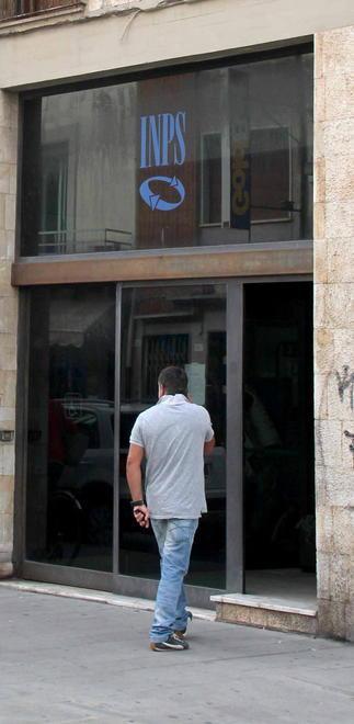 Tagli agli uffici, dipendenti Inps sul piede di guerra