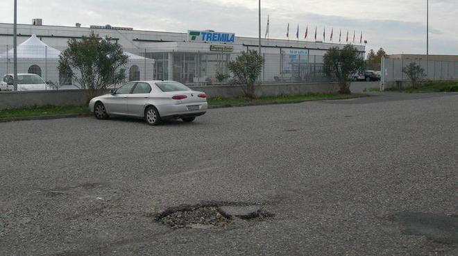Degrado intorno al Tremila La proprietaria: «Ci penso io»