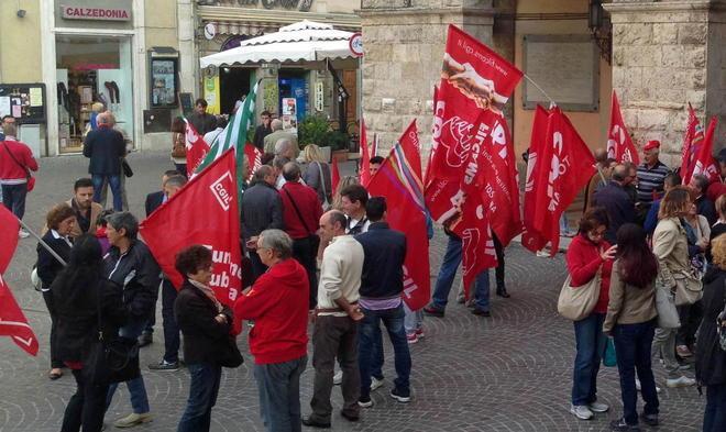 «Maggiori aiuti a chi è colpito dalla crisi»