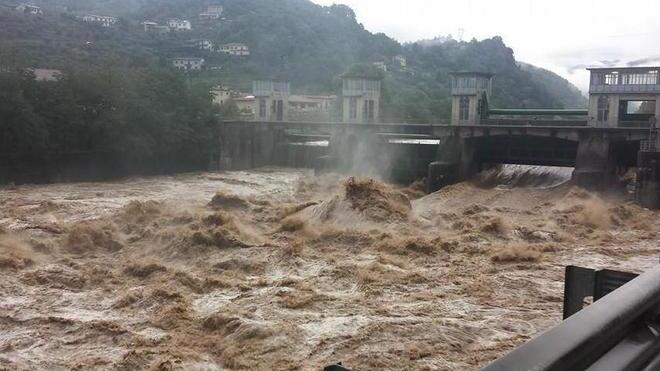 Case evacuate e frane La Valle è in ginocchio
