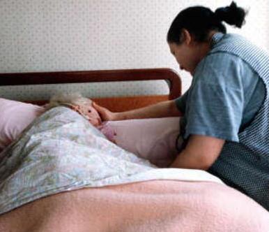 Elena, la badante romena «Ma ormai sono nuorese» 