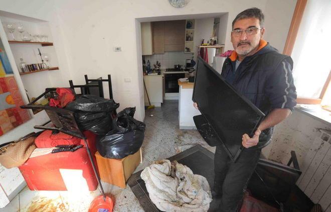 «Ho nuotato fino al piano superiore» 