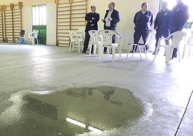  Spettacolo per riparare la tensostruttura