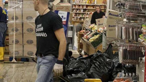 Due ore di pioggia, la città va in tilt