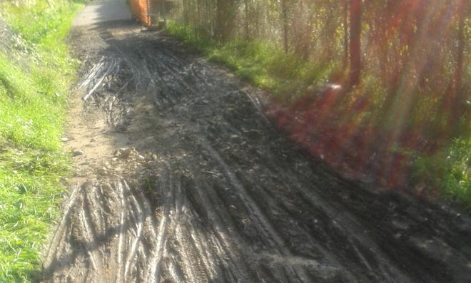 La ciclabile è una distesa di fango