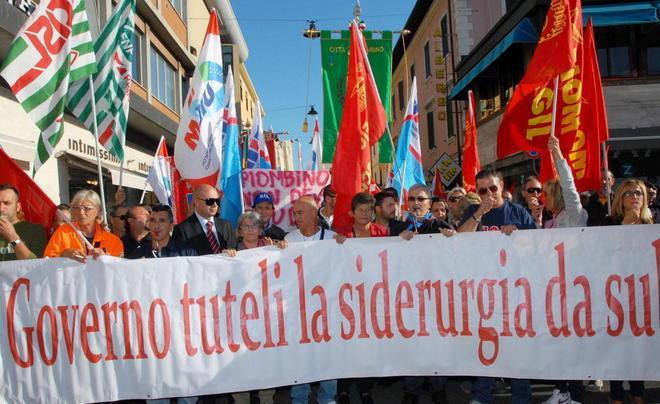 Oggi di nuovo in corteo per salvare l’altoforno 