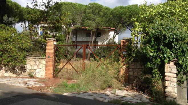 Tredici appartamenti al posto della villa 