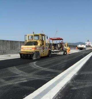 Si inaugurano piazzale e banchina 