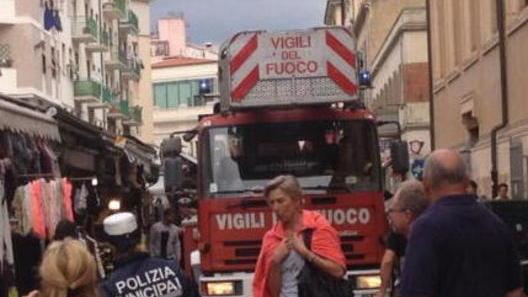 Incendio in casa, soccorsi difficili