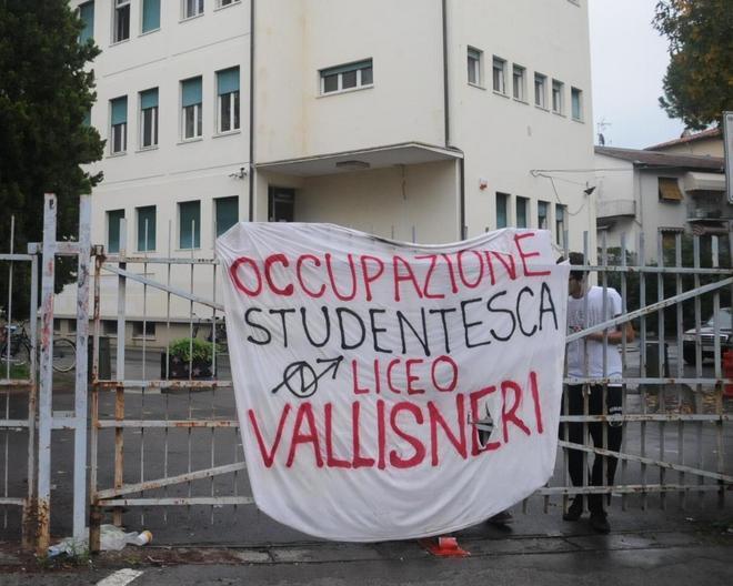 Iniziano le occupazioni a scuola Vallisneri, Passaglia e Civitali 