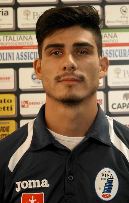 Il mister e il gruppo: 21 giocatori in 8 giornate 