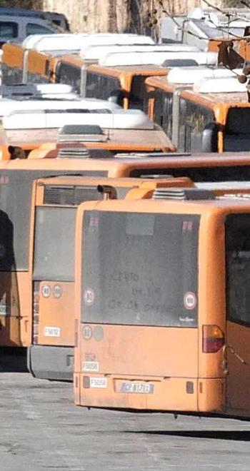 Strana epidemia tra gli autisti della Ctt Fermi decine di bus 