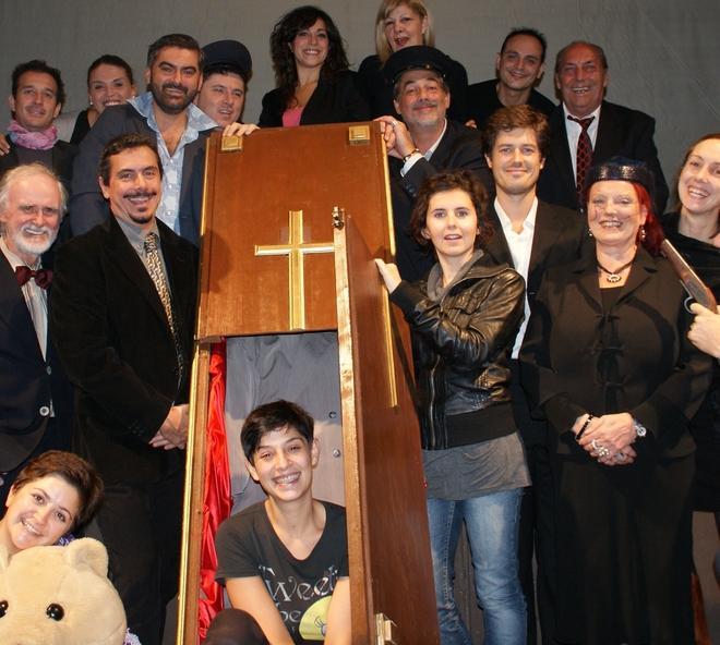 “No funeral no party” Segreti, ricatti e bugie all’humour nero 