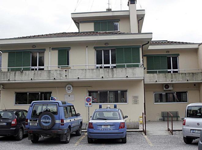 Arrestata all’uscita del negozio con i vestiti dentro la borsa