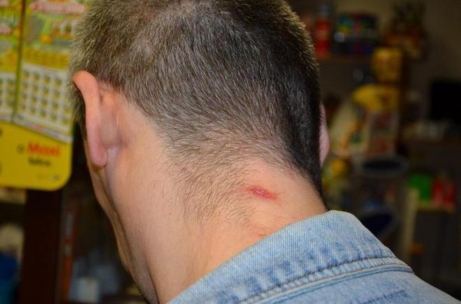 Armato di coltello rapina la tabaccheria 
