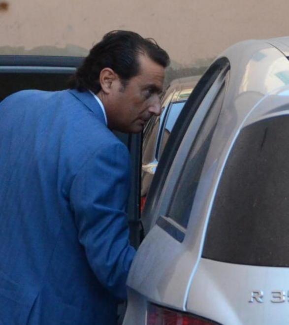 «Il comandante se ne va» Era sul tetto della lancia 