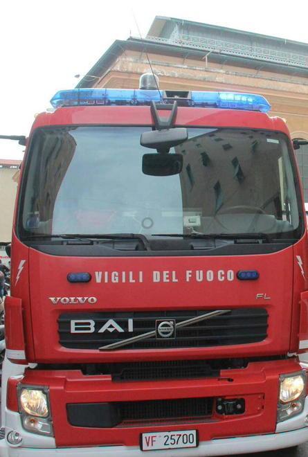 Intrappolata in casa con il femore rotto e il rischio incendio 