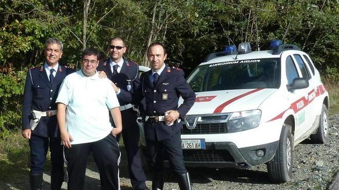 Va in cerca di funghi e si perde nel bosco di Montaione: salvato