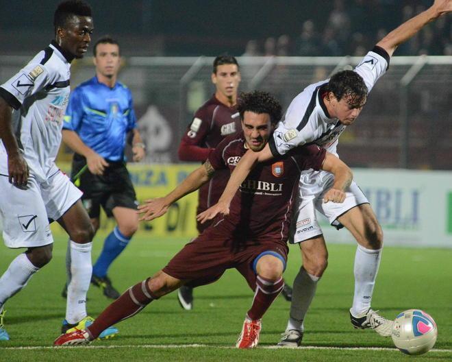 Il Pontedera fatica ma batte la Nocerina: primato solitario in classifica 