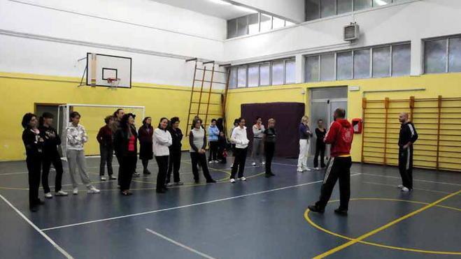 Un corso per donne di autodifesa psicologica