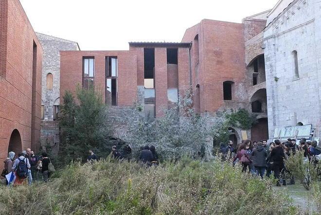 Mai completato in 27 anni aspetta ancora un acquirente