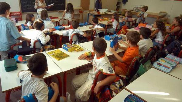 Maestra dà uno schiaffo all’alunno, denunciata