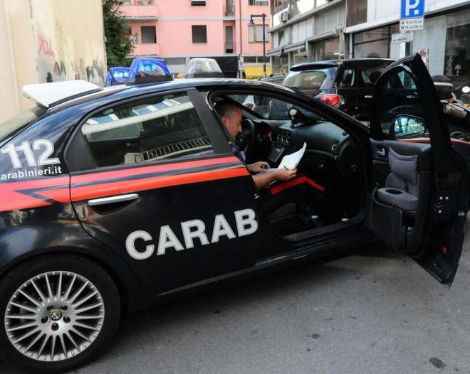 Occupano una casa e rubano l’elettricità al vicino 