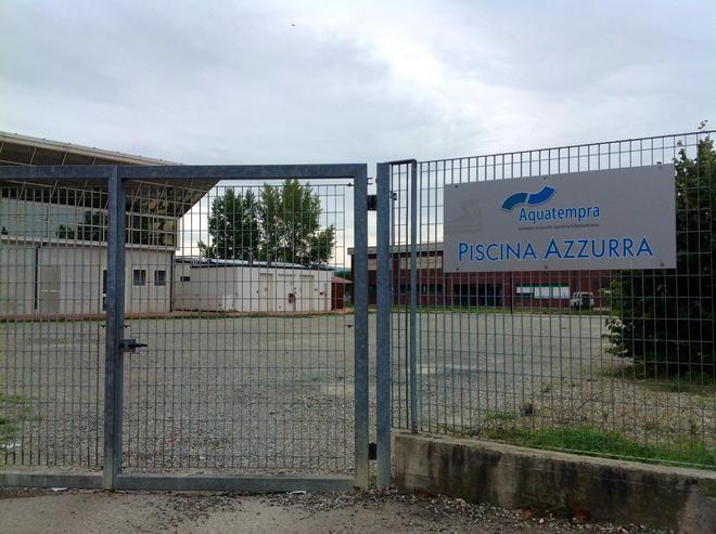 Raccolte 1200 firme per salvare la piscina Azzurra 