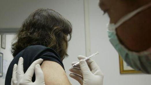 Influenza, vaccini in ritardo in città servono 43mila dosi