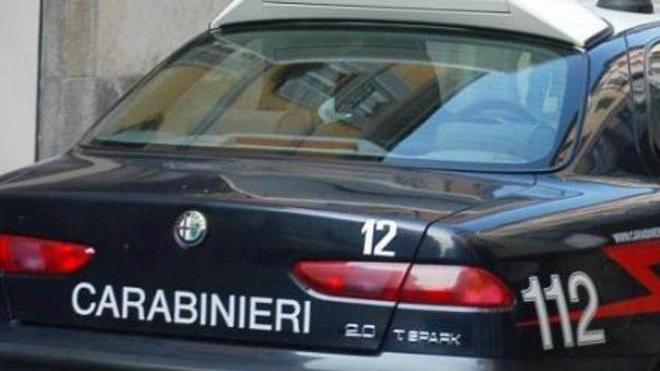 Litigio in stazione, ragazzo viene colpito da una bottiglia