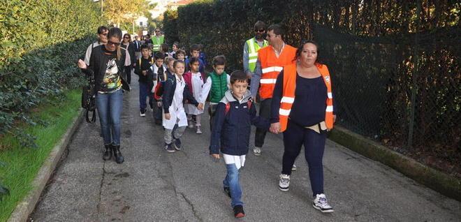 Il bimbo a scuola? Lo accompagniamo noi con Piedibus 