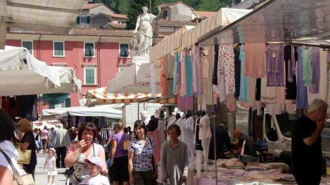 Il mercato del lunedì verso il taglio di 50 banchi