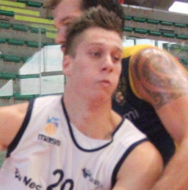 L’arma illegale di nome Mario Gigena 