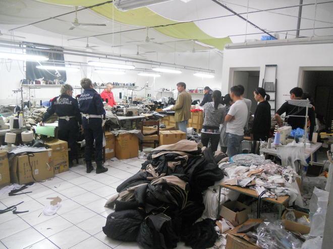 Confezione cinese sequestrata dai vigili urbani a Porta Frascati 